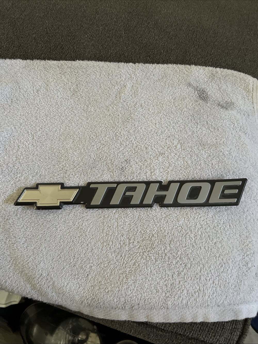 Chevy 2000-2006 Tahoe Front Door Tailgate Emblem Badge Logo Name 15707463 4S4